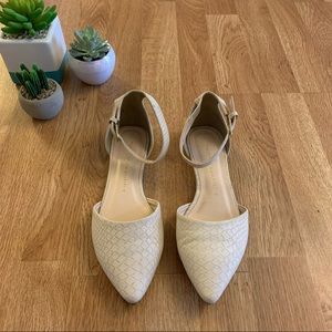 Chinese Laundry snakeskin nude flats size 7